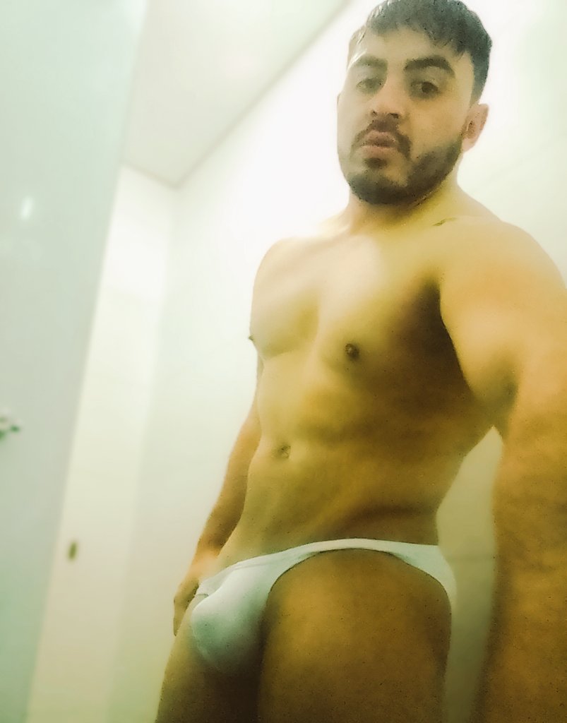 arixmateus's tweet photo. Aquí con ganas de ti 😍 https://t.co/gQctLYbhm4