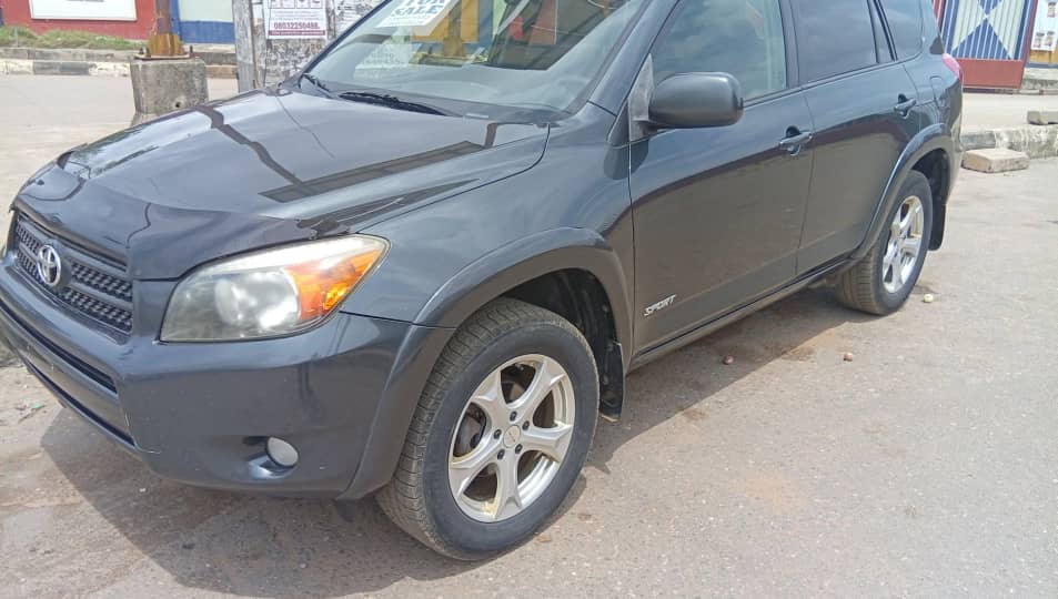 De_Prince_23's tweet photo. FOR SALE!!!
Toyota RAV4 2008 sport edition 
Foreign Used 
First body 
4plugs 4WD
Price: 12m slightly negotiable 
Location: Jakande Gate Isolo 
Contact: 07066210226, 09160937272 https://t.co/G69sValcas