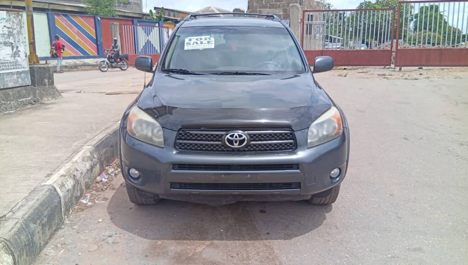 De_Prince_23's tweet photo. FOR SALE!!!
Toyota RAV4 2008 sport edition 
Foreign Used 
First body 
4plugs 4WD
Price: 12m slightly negotiable 
Location: Jakande Gate Isolo 
Contact: 07066210226, 09160937272 https://t.co/G69sValcas