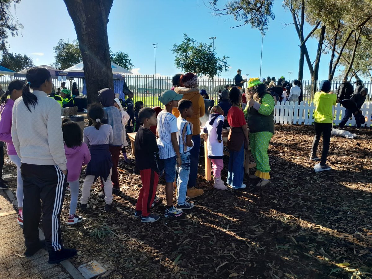 CityofCT's tweet photo. Attention shopaholics and foodies! 🛍️🍴 The My Cape Town Market in Atlantis is packed with amazing vendors! Bring the kids for a fun day out! 🎈

🆓 FREE admission!
📅 3 - 4 May 2025 | 11:00 - 17:00
📍 Corner of Swift and Starling Road, Robinvale 

Don’t miss out! 🎉

#CTEvent https://t.co/1Wi0honmPk