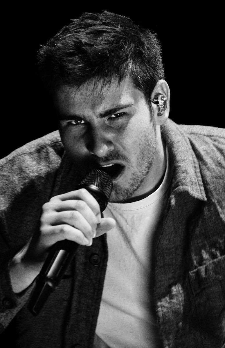 MJPOURTOUJOURS1's tweet image. Si c'était une affiche de cinéma,  quel en serait le titre? Le panda propose : 
" La fureur de vivre" avec des airs de James Dean. 🔥🔥🔥 #pandagate