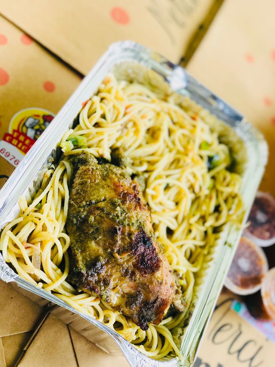 FreakyChicken3's tweet photo. Chiken Pasta 🍝
Un mélange parfait de pâtes et de poulet, avec une boisson incluse, pour un déjeuner équilibré et savoureux ! 🥰 3000F seulement.
📞 Passe ta commande maintenant au 697 662 772 !
#FreakyChicken #Douala https://t.co/rYnBMuSRAO