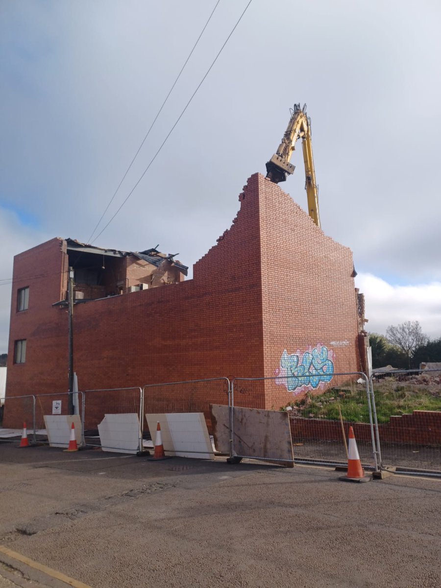 🚧 Project Update – Corby 🚧

Our site team is making great progress on the demolition of a former brick-built supermarket, clearing the way for much-needed new homes in the area.

Stay tuned for more updates on our ongoing projects!

#Cawarden | #Demolition | #Regeneration