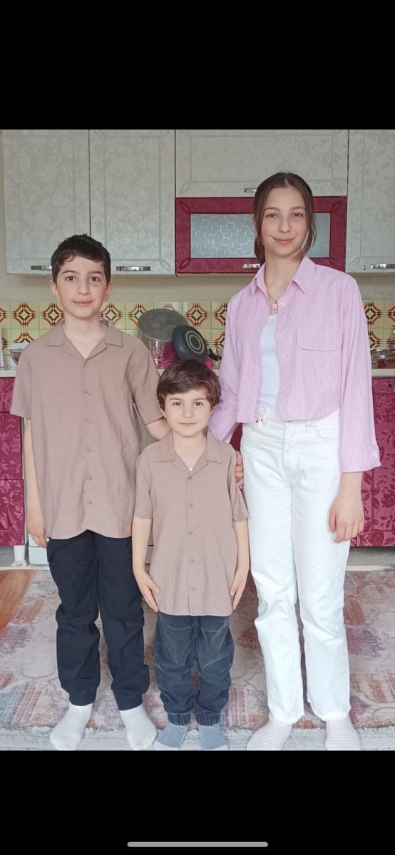 Av.Hatice YILDIZ (@avhaticeyldz) on Twitter photo Bu ülkenin adalet bakanısınız. <a href="/yilmaztunc/">Yılmaz TUNÇ</a>
2 küçük çocuk cezaevindeki anne acısının üzerine evde yatağında ölen abla travması yaşıyor. Bir başlarına kaldılar.
Bakan olarak kardeşinize uygulanan hukukun bu çocukların annesine uygulanmamasına edeceğiniz tek kelam yok mu ? Bu ülkenin adalet bakanısınız. <a href="/yilmaztunc/">Yılmaz TUNÇ</a>
2 küçük çocuk cezaevindeki anne acısının üzerine evde yatağında ölen abla travması yaşıyor. Bir başlarına kaldılar.
Bakan olarak kardeşinize uygulanan hukukun bu çocukların annesine uygulanmamasına edeceğiniz tek kelam yok mu ?
