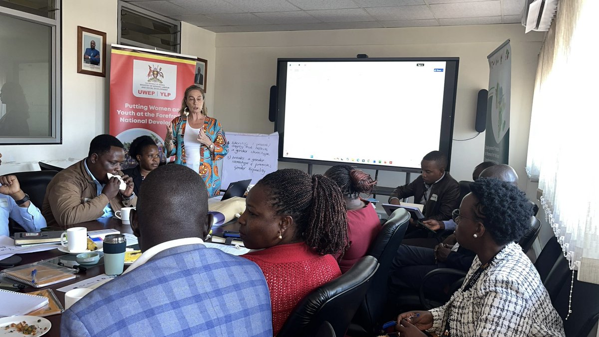Mglsd_UG's tweet photo. Today, @MGLSD_UG in partnership with @giz_uganda held a workshop on the Gender makes Business Sense (GmBS) approach, highlighting how gender equality drives better business, especially in agriculture.#GenderEquality #WE4D #InclusiveDevelopment #GmBS https://t.co/74U3aNywel