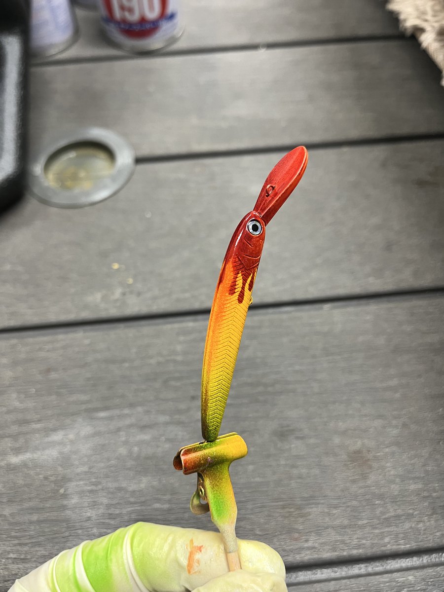 kobashige1984's tweet photo. 先色塗った方からウレタンコートスプレー吹いたら色流れががががが…
まる3日以上置いたし乾燥不足は無いと思うのですが…この前失敗した青ファイアは流れてないし…
スプレー近すぎたのかな😭
#ルアー自塗り
#コピックABS
#HMKL
#ZAGGER https://t.co/KvvdK4uwXb