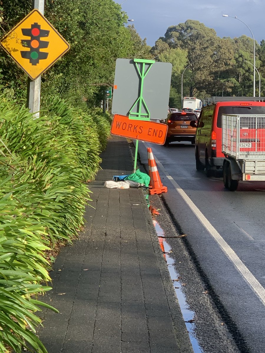 The road works end sign that blocks the cycle path saying Works End ⁦<a href="/HamiltonCouncil/">HamiltonCityCouncil</a>⁩ there is no works, just a dangerous sign!