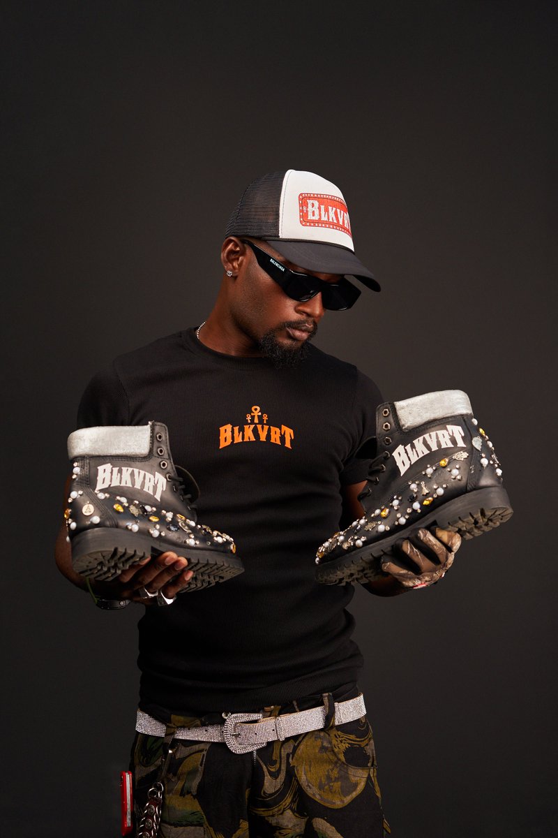 BeezyOsha's tweet photo. BLKVRT X TIMBERLAND

I’m excited to finally share this project I’ve been building  for a while now.
Started with a pair of old Timbs I couldn’t let go of and turned it into something bigger
A tribute to legacy, culture, and purpose.
From the streets of Lagos to the world.
RT❤️👏🏽 https://t.co/EjU9J7cZYS