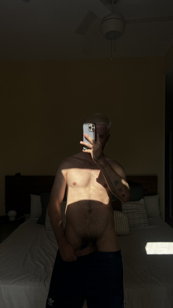 Alguien me echa una mano? 

Onlyfans.com/acr.3