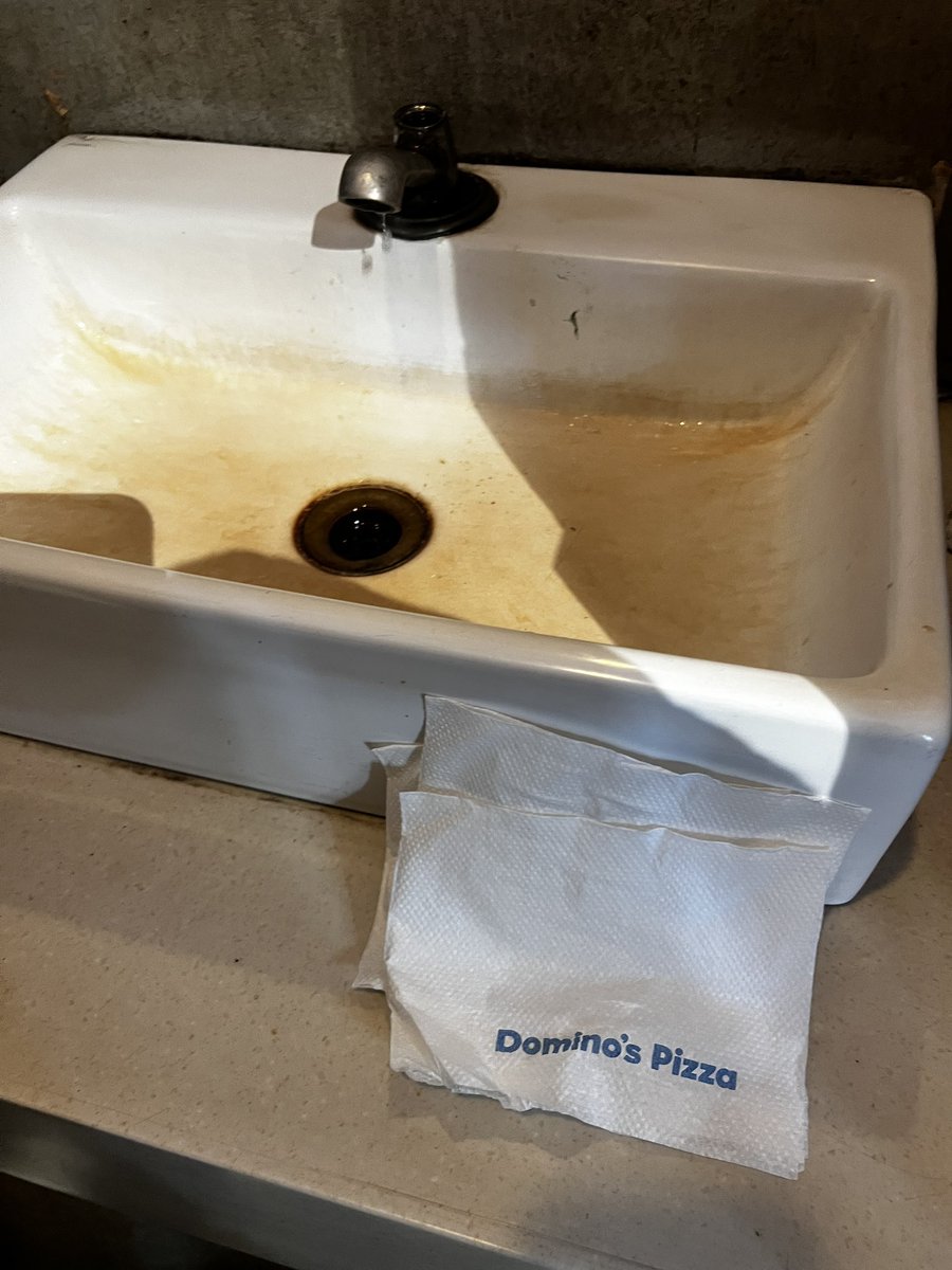 ssaurabhchef's tweet photo. @dominos_india @dominos today I went to your Samastipur ( Bihar ) outlet, there was no Ac working, Washroom Tap broken, sink was pathetic, toilet room odour bad, broken. I don’t know why you charging extra, do some work on this please https://t.co/Aq1nI1t4Cv