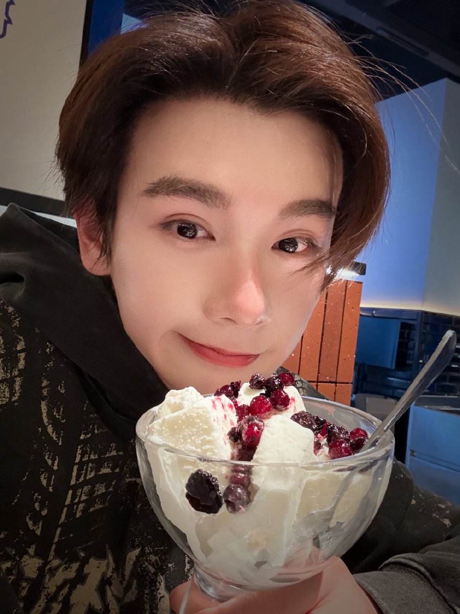 MOMMININE's tweet photo. ทำงานแล้วก็ต้องหาเวลาพักผ่อนเนอะ 

#นายท่านกรชิต   #GaoQingchen   
#Nine  #高卿尘  #小九高卿尘  
#นายกรชิต https://t.co/oSK9feh3pa