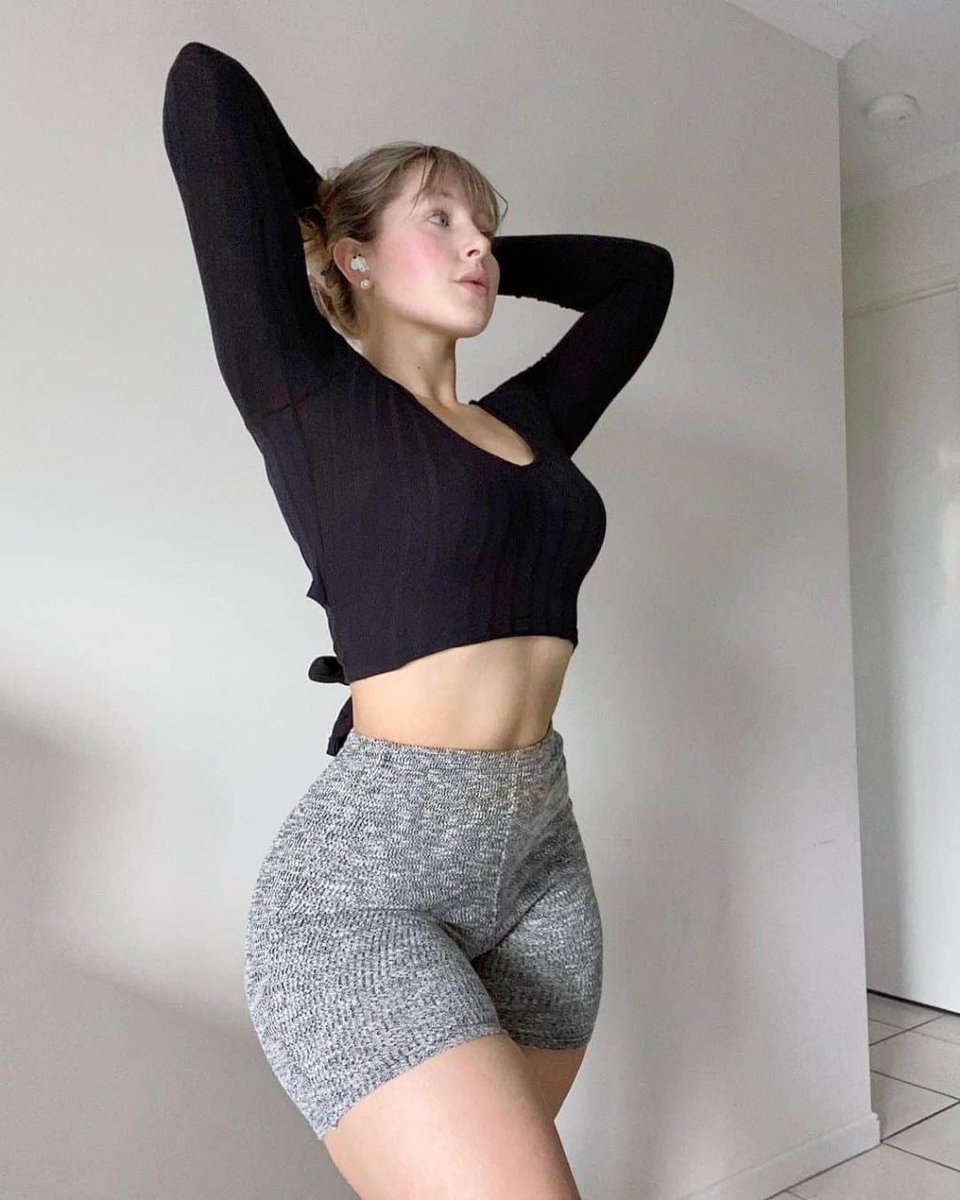 ByshelBooty's tweet photo. Do you care for the chat to get to know more about each other? Cool and nice to chat with you now? https://t.co/3Vnxj57MzO