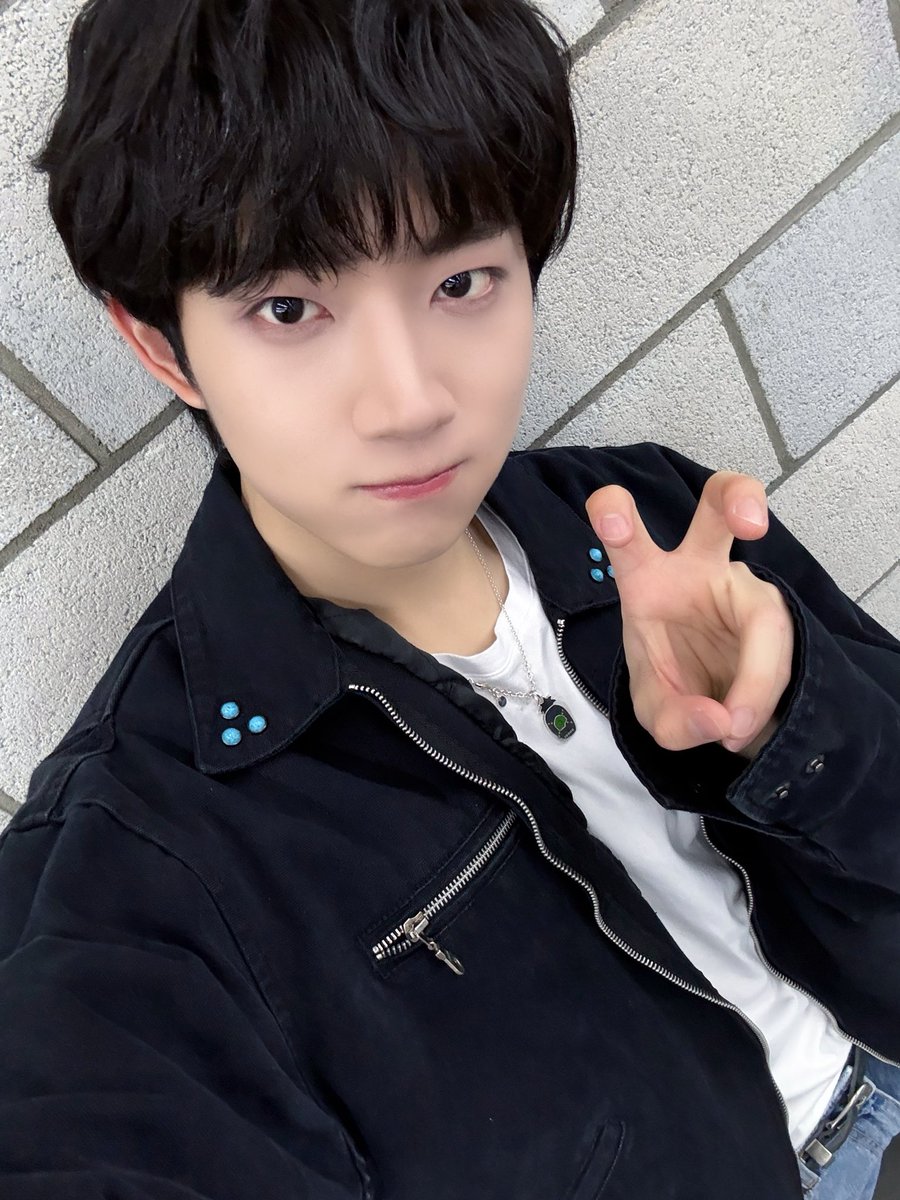 TPST__official's tweet photo. [📸TEMPIC]

25.04.08 #더쇼

🖤오늘의 템페스트🤍

#TEMPEST #템페스트
#한빈 #형섭 #혁 #은찬 #LEW #태래
#RE_Full_of_Youth #Unfreeze 
#TPST_Unfreeze 
#THESHOW https://t.co/xZtls5iBUn