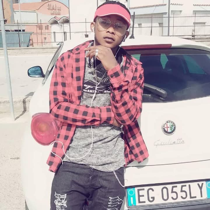 KingHalvcaxt's tweet photo. Throwback (the journey) before i became a king and a Marlian, this is Europe Italy to be precised, it been God all the way #betterstyle https://t.co/J0DRnRiocw