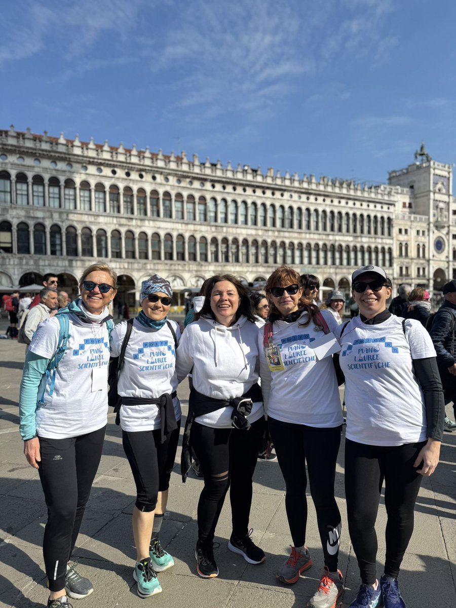 discunipd's tweet image. Domenica insieme al #dsmn di @cafoscari  abbiamo partecipato alla marcia @suezoperiponti, esplorando con studenti e studentesse il legame tra arte,restauro e chimica… e abbiamo vinto il Premio ESU Venezia come 1° gruppo più numeroso 🏆

#PLSChimica #discunipd