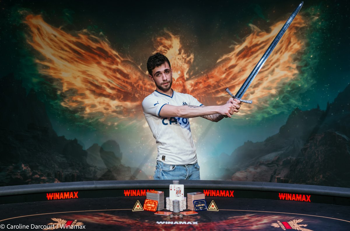 TexapokerLive's tweet photo. 😍 QUEL FESTIVAL ! La Grande Finale du Winamax Poker Tour s'est achevé ce lundi soir au Pasino Grand d'Aix-en-Provence par la victoire d'un local de l'étape, Yoann Kaminisky, pour 175 000€ 🗡 #poker #pokerlive #WiPT #win #winner
🔥 Il a devancé le qualifié freeroll Patrice Espinasse (runner-up, 127 500€) et l'habitué des lieux Jean-Yves Lestrade (3e, 90 000€) !
🙏 Un grand merci à toutes les équipes de Winamax, Partouche, du Pasino Grand et notre staff Texapoker, pour leur travail acharné et leur dévouement à toute épreuve, sans oublier un immense merci à vous tous, joueurs, qui avez fait de cet événement une si belle réussite !
✍ Notre recap complet https://t.co/IeLrRpgT8Y
📸 Crédit Photos Caroline Darcourt / Winamax