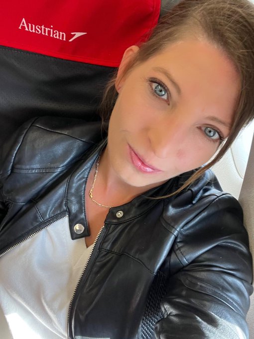 Parkplatzluder19 - Ich hoffe ihr hattet einen guten Start in die Woche 😘 Bald fliege ich in den Urlaub 🥳 habt ihr auch schon Urlaub geplant ? https://t.co/Y2N9im9OH7 https://t.co/cmbPh6PDfK