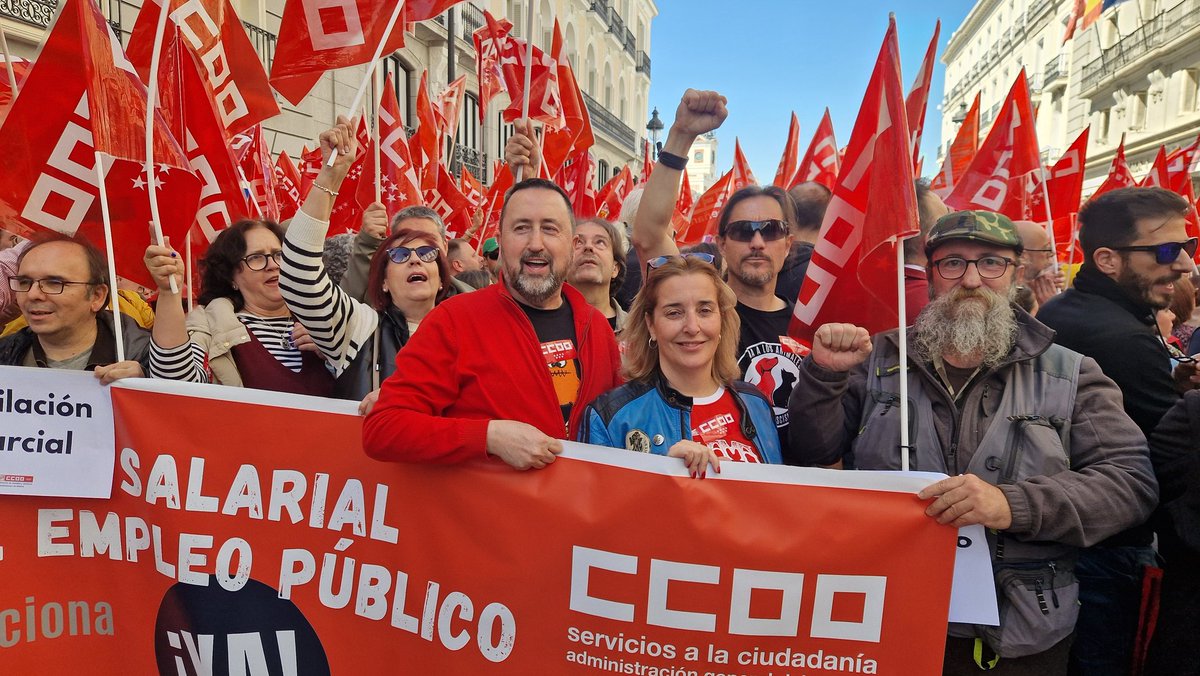 sae_fsc_ccoo's tweet photo. CCOO nos concentramos en Madrid para exigir más salario, empleo y derechos para las trabajadoras y trabajadores públicos
#SintiNoFunciona https://t.co/4ngDRM6Eaa