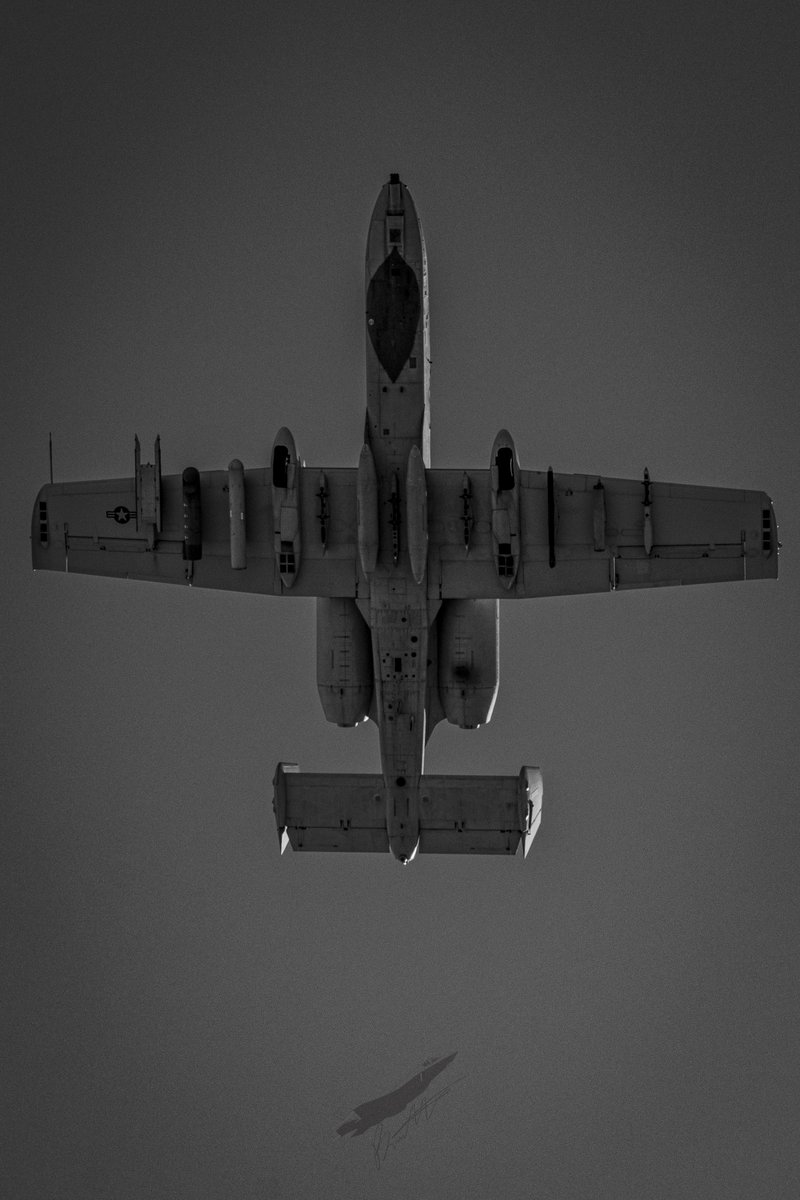 Bren_Horton's tweet photo. 3.8.25 | Probably some of my favorite A-10 shots I’ve ever gotten.

5x Michigan ANG A-10Cs departing on RWY 35R @cosairport

#avgeek #aviation #aviationphotography #photography #Colorado #canon #KCOS https://t.co/wNfr24YENx