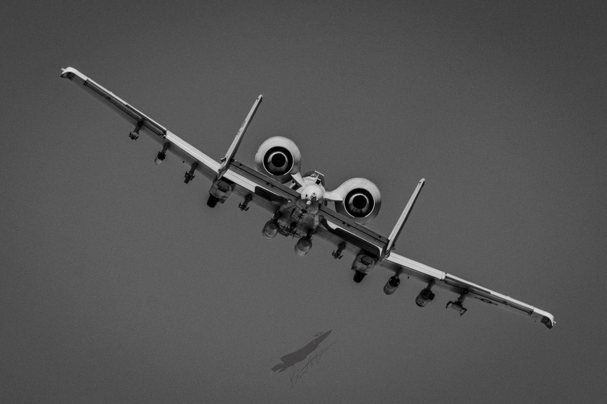 Bren_Horton's tweet photo. 3.8.25 | Probably some of my favorite A-10 shots I’ve ever gotten.

5x Michigan ANG A-10Cs departing on RWY 35R @cosairport

#avgeek #aviation #aviationphotography #photography #Colorado #canon #KCOS https://t.co/wNfr24YENx