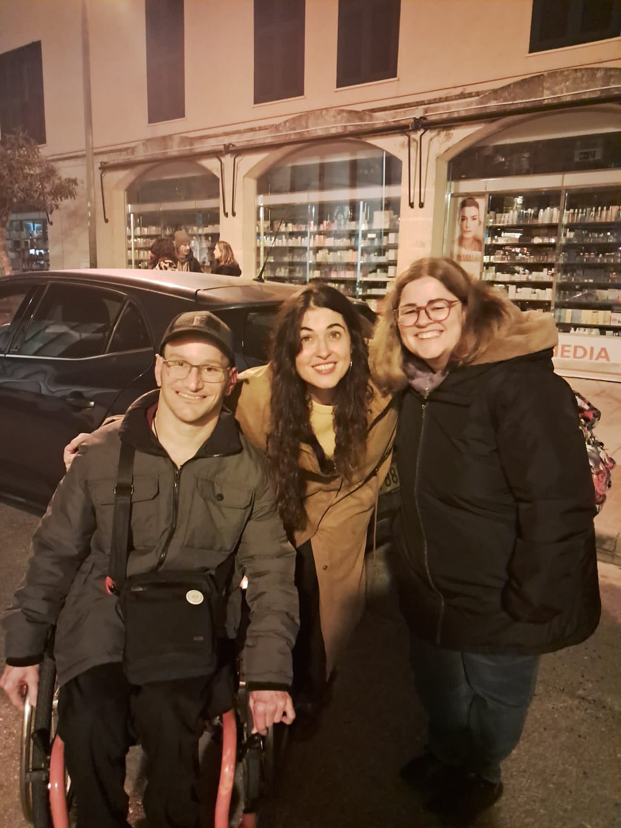 cabezonvila's tweet photo. @Sperezcruz Hola Silvia som en Biel @cabezonvila. I na @julilp7 De totes ses dades dels teus concert. Sa que no surt a la teva web és la de Portocolom, Felanitx Mallorca. Una abraçada forta.

Esperam sa confirmació de data
Gràcies per tot https://t.co/Ne8Jp9ejOU