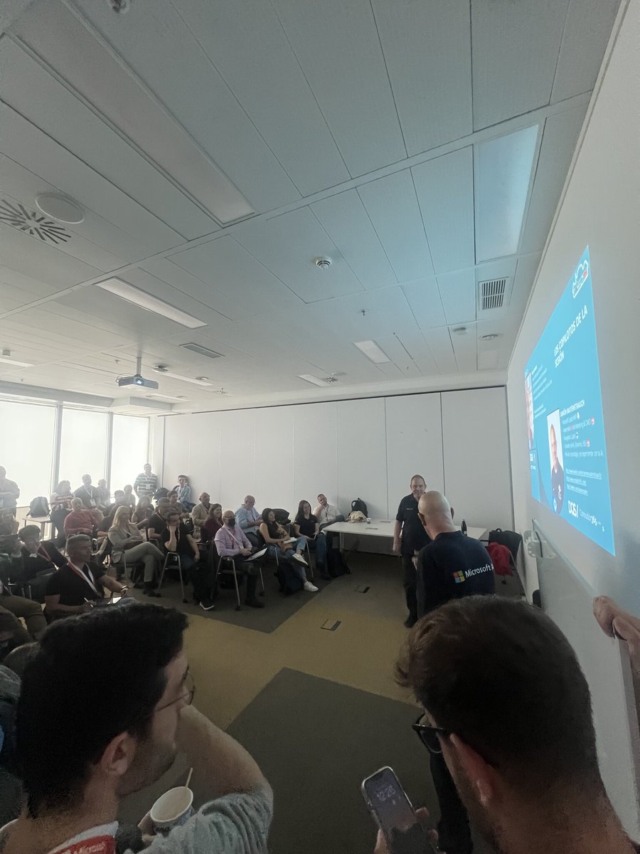 BCDayES's tweet photo. Seguimos a tope con las siguientes sesiones. 💪🏼💪🏼 No te las puedes perder.

📍Sala TD Synnex (Isaac Peral)
👉🏼 Agentes: Un nuevo paradigma
🗣️ Toni Granell
🗣️ Ramón Rautenstrauch

#BusinessCentralDay #BCDayES #DirectionsSpanish #CommunityBCDay https://t.co/dkBfohK8m3