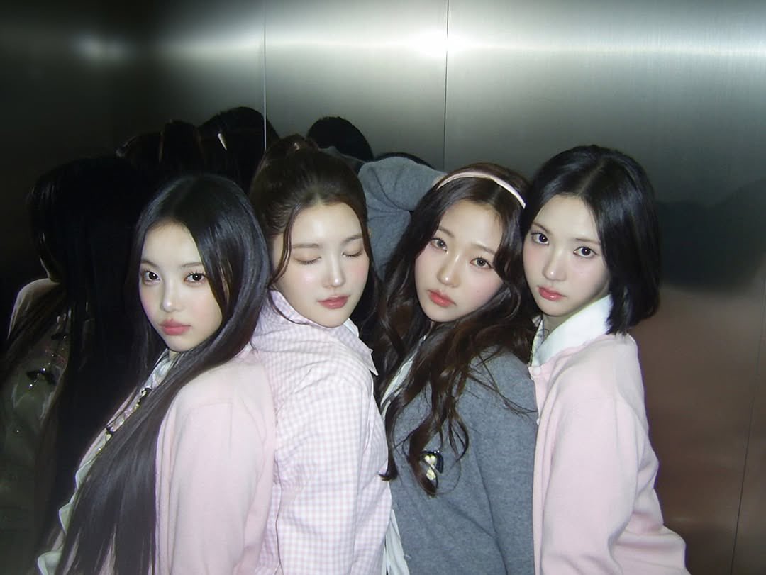 2heartsoffcl's tweet photo. HEARTS2HEARTS BEST GIRL GROUP https://t.co/LSMkKLuBc2