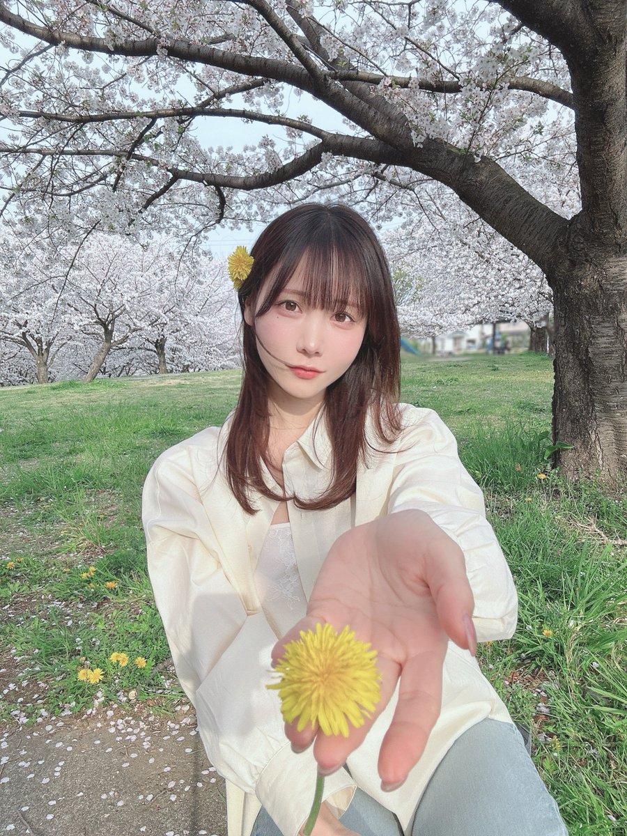 花の渡し方がナウシカのロボット兵🌼 https://t.co/8utI8T9qFx