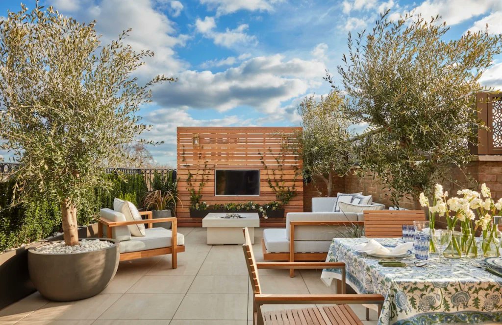 NestCurated's tweet image. Outdoor meals taste better with the right table and chairs—trust us.
#AlfrescoDining #PatioFurniture #TableSet