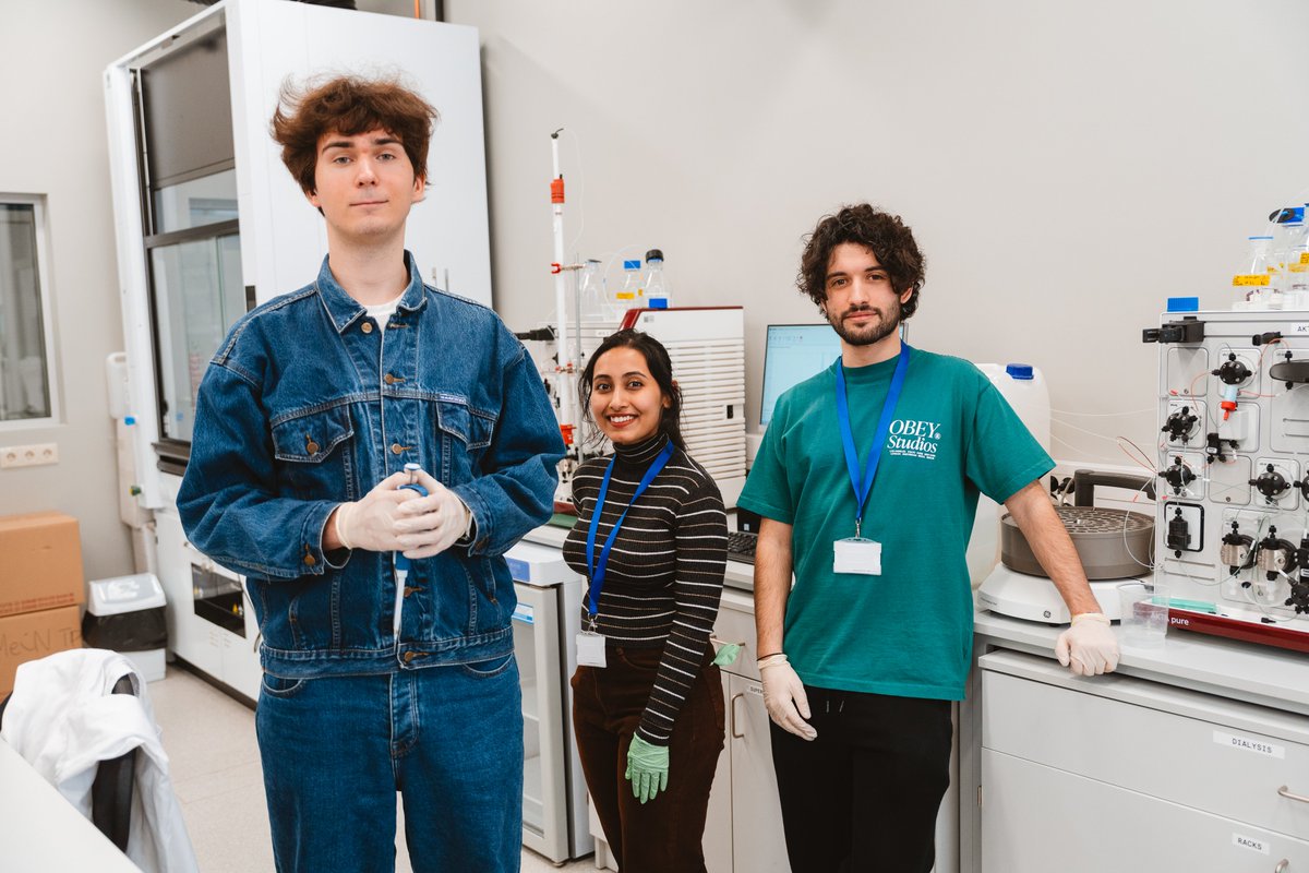 PHOTOTHERAPORT's tweet image. This year, #PHOTOTHERAPORT 🔬 participated in #ShadowDay in Latvia. Shapla, a Ph.D. student at LIOS, shadowed Dimitrijs Punte and introduced him to the fundamentals of structural biology, crystallography, and PET degradation. A fantastic opportunity to explore new professions!🤝