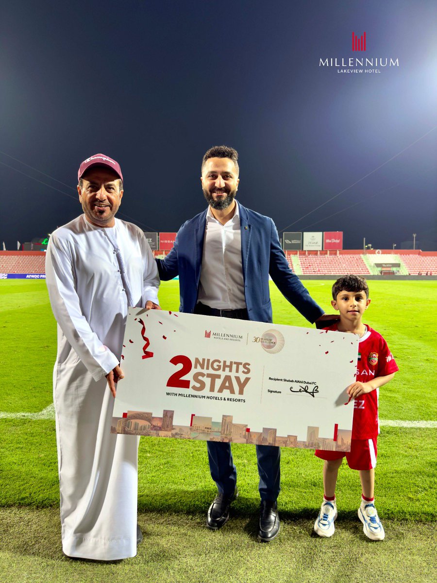 Shabab_AlAhliFC's tweet image. الفائز الحصري بإقامة فارهة لمدة ليلتان لشخصين في فندق ميلينيوم Lakeview هو :

جاسم الجسمي

The exclusive winner of a luxurious two-night stay for two at Millennium Lakeview Hotel is:

Jassim Al Jasmi

#millenium_hotels #redpower #greenspirit #ShababAlAhli #alforsan