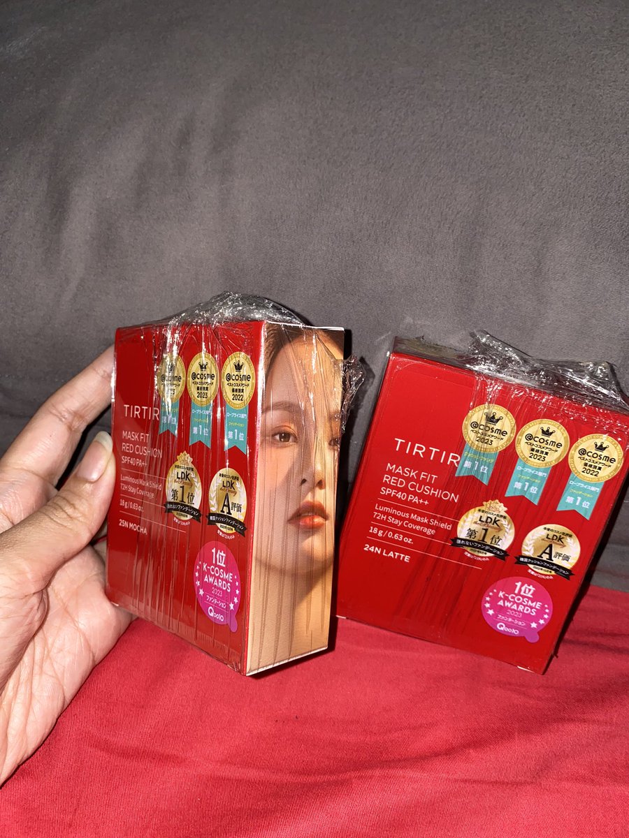 O712OO2's tweet photo. WTS NEW Tirtir mask fit red cushion 18g shade 24N Latte n 25N Mocha. Beli langsung di Jepang, dijual karena udh pake 1 yg 24N dan shadenya kegelapan. 

Price: 200k/pcs (boleh nego tipis)

bisa 🍊 https://t.co/huysMR4Pnq