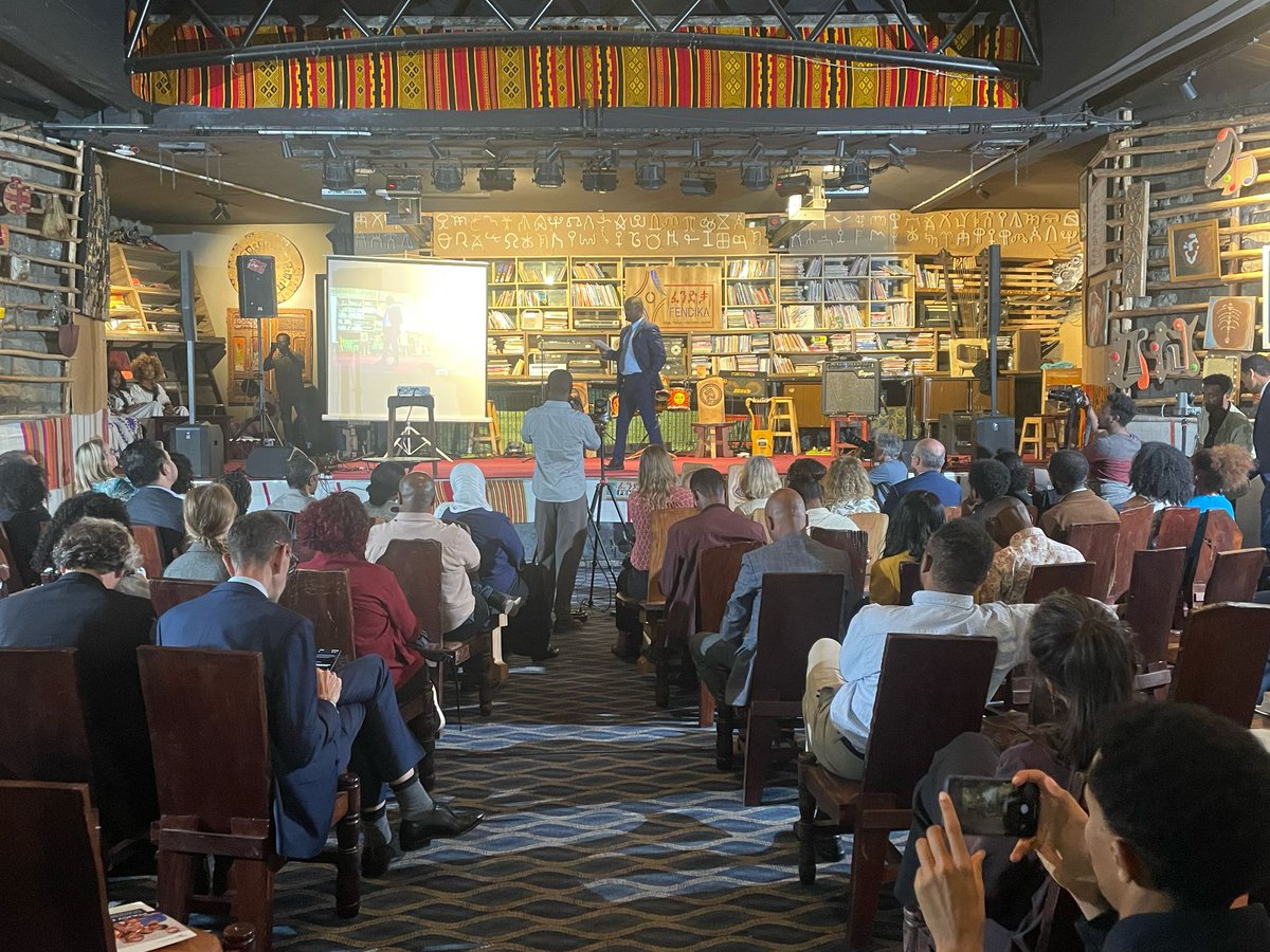 PeaceTalksTweet's tweet image. "Dialogue is the art of truly listening, not to win an argument, but to invite the other person to continue speaking. It's the courage to engage without the need to conquer, the humility to respond w/ openness rather than rebuttal." Mr Mugiraneza @Interpeace_Org #AddisPeaceTalks