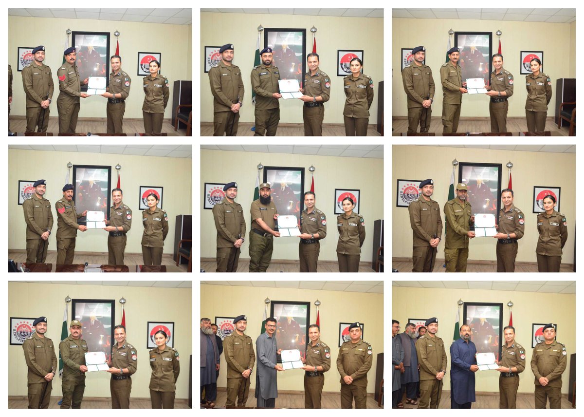 RwpPolice's tweet photo. سی پی او سید خالد ہمدانی کی جانب سے بہترین کارکردگی کا مظاہرہ کرنےوالےافسران واہلکاروں کی حوصلہ افزائی کاسلسلہ جاری، سی پی او نے چکلالہ کے علاقہ میں خطرناک ڈاکو شکیل کیانی کی پولیس پرفائرنگ کے باوجود بہادری سےمقابلہ کرنے پرافسران کوشاباش دی، تعریفی سرٹیفکیٹس اورنقد انعام سےنوازا، https://t.co/SNKkD3SmMZ