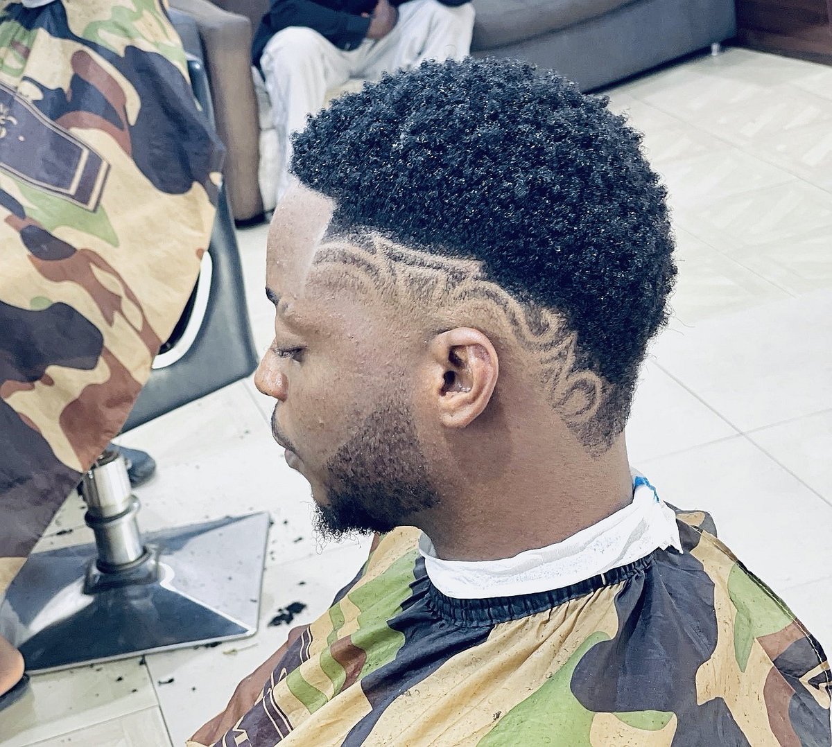 Defavoured_HP's tweet photo. New Week💈💈👜

You can come in Rough, but you won't go back the same👌🏽✌🏽💈🔥
#Lagos https://t.co/jRel7QHVQ1
