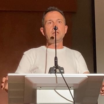 '𝐍𝐨 𝐜𝐞𝐫𝐫𝐚𝐦𝐨𝐬 𝐟𝐢𝐥𝐚𝐬 𝐜𝐨𝐧 𝐧𝐚𝐝𝐢𝐞, 𝐞𝐬𝐭𝐚𝐦𝐨𝐬 𝐩𝐚𝐫𝐚 𝐚𝐛𝐫𝐢𝐫 𝐭𝐨𝐝𝐚𝐬 𝐥𝐚𝐬 𝐩𝐮𝐞𝐫𝐭𝐚𝐬', dice <a href="/ovizapico/">Ovidio Zapico</a> sobre el accidente que costó la vida de 5 mineros. Pide una investigación exhaustiva y depurar responsabilidades

izquierdaxunida.com/Actualidad_Not…