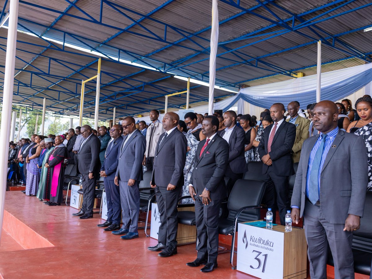 Rwanda Broadcasting Agency (RBA) (@rbarwanda) on Twitter photo ๐ทAMAFOTO ๐ท
Minisitiri w'Intebe, Dr Ngirente Edouard, yunamiye inzirakarengane zazize Jenoside yakorewe Abatutsi ziruhukiye mu Rwibutso rwa Jenoside rwa Busogo mu Karere ka Musanze.
Igikorwa cyo #Kwibuka31 abazize Jenoside mu yahoze ari Komine Mukingo, mu Murenge wa Busogo ๐ทAMAFOTO ๐ท
Minisitiri w'Intebe, Dr Ngirente Edouard, yunamiye inzirakarengane zazize Jenoside yakorewe Abatutsi ziruhukiye mu Rwibutso rwa Jenoside rwa Busogo mu Karere ka Musanze.
Igikorwa cyo #Kwibuka31 abazize Jenoside mu yahoze ari Komine Mukingo, mu Murenge wa Busogo