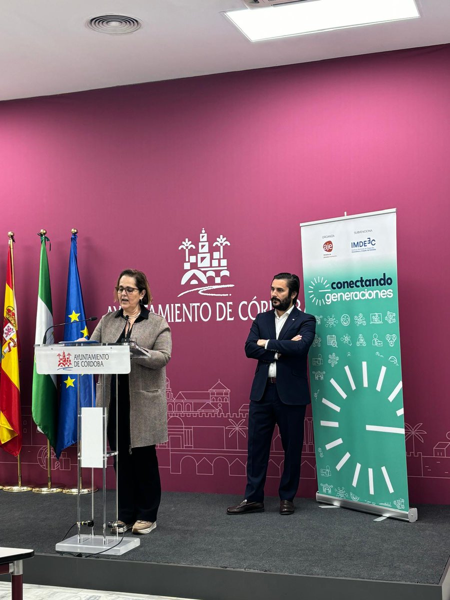 AJE ANDALUCIA (@aje_andalucia) on Twitter photo Hoy nuestro Presidente <a href="/felixalmagro/">Felix Almagro</a> presenta el Congreso #ConectandoGeneraciones de la mano del <a href="/imdeec/">Imdeec</a> <a href="/ayuncordoba_es/">Ayuntamiento Córdoba</a> <a href="/BlancaTorrent/">Blanca Torrent</a> que se celebrará los 26 y 27 de junio en Córdoba
¡Llega el 1er Congreso de relevo generacional!
👉🏻 Más info: conectagen.ajeandalucia.org Hoy nuestro Presidente <a href="/felixalmagro/">Felix Almagro</a> presenta el Congreso #ConectandoGeneraciones de la mano del <a href="/imdeec/">Imdeec</a> <a href="/ayuncordoba_es/">Ayuntamiento Córdoba</a> <a href="/BlancaTorrent/">Blanca Torrent</a> que se celebrará los 26 y 27 de junio en Córdoba
¡Llega el 1er Congreso de relevo generacional!
👉🏻 Más info: conectagen.ajeandalucia.org