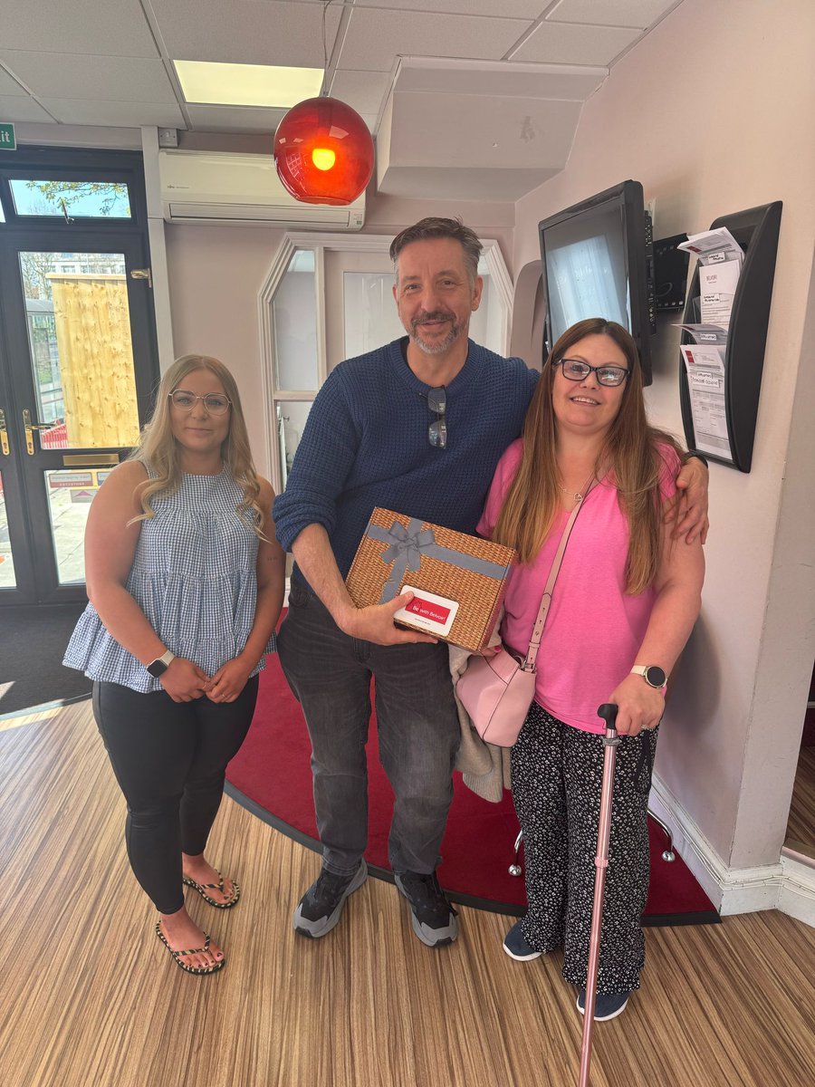 🏡✨ A Special Moment in Ipswich! ✨🏡
Today Jowita had the absolute pleasure of handing over the keys—and a little welcome goodie pack! 🔑💼

We are so proud to be part of their journey to a new home in beautiful Suffolk. 

#BelvoirIpswich #SuffolkLife #PropertyInIpswich