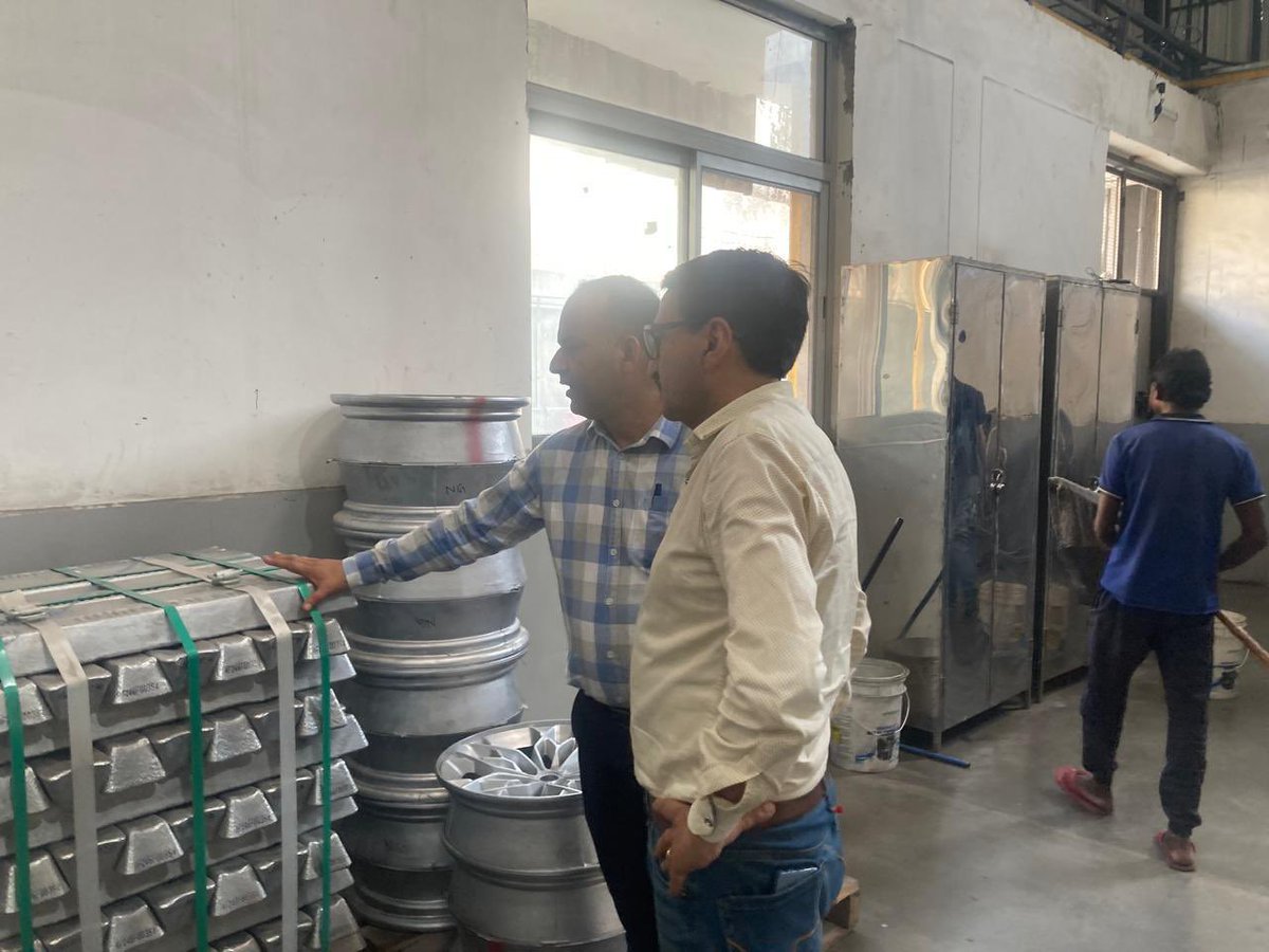 Joint visit of worthy Joint Director Industries (Dev) Jammu Shri Ashok Kumar, JKAS and General Manager DIC Jammu Shri Virender Kumar Manyal, JKAS, along with officers/officials in M/s Advantec wheels Sidco Indl complex.

<a href="/followers/">はうはう</a>
@ <a href="/highlight/">highlight</a>