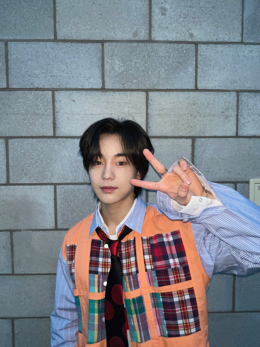 TNX_twt's tweet photo. 더쇼 완리요👍👍

#TNX
#장현수 #HYUNSOO https://t.co/IajWfFzDgw
