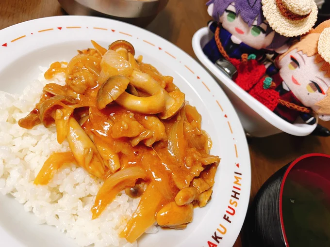ハヤシライス、小麦粉を入れるタイミングを間違えたので今度からは炒め終わってから入れること… 