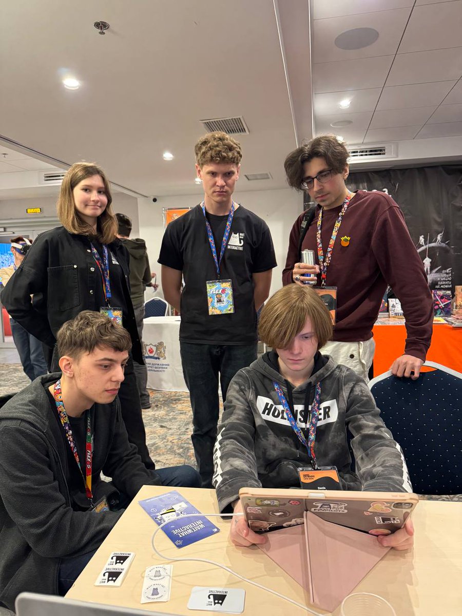 Wait... What? Interactive tweet media