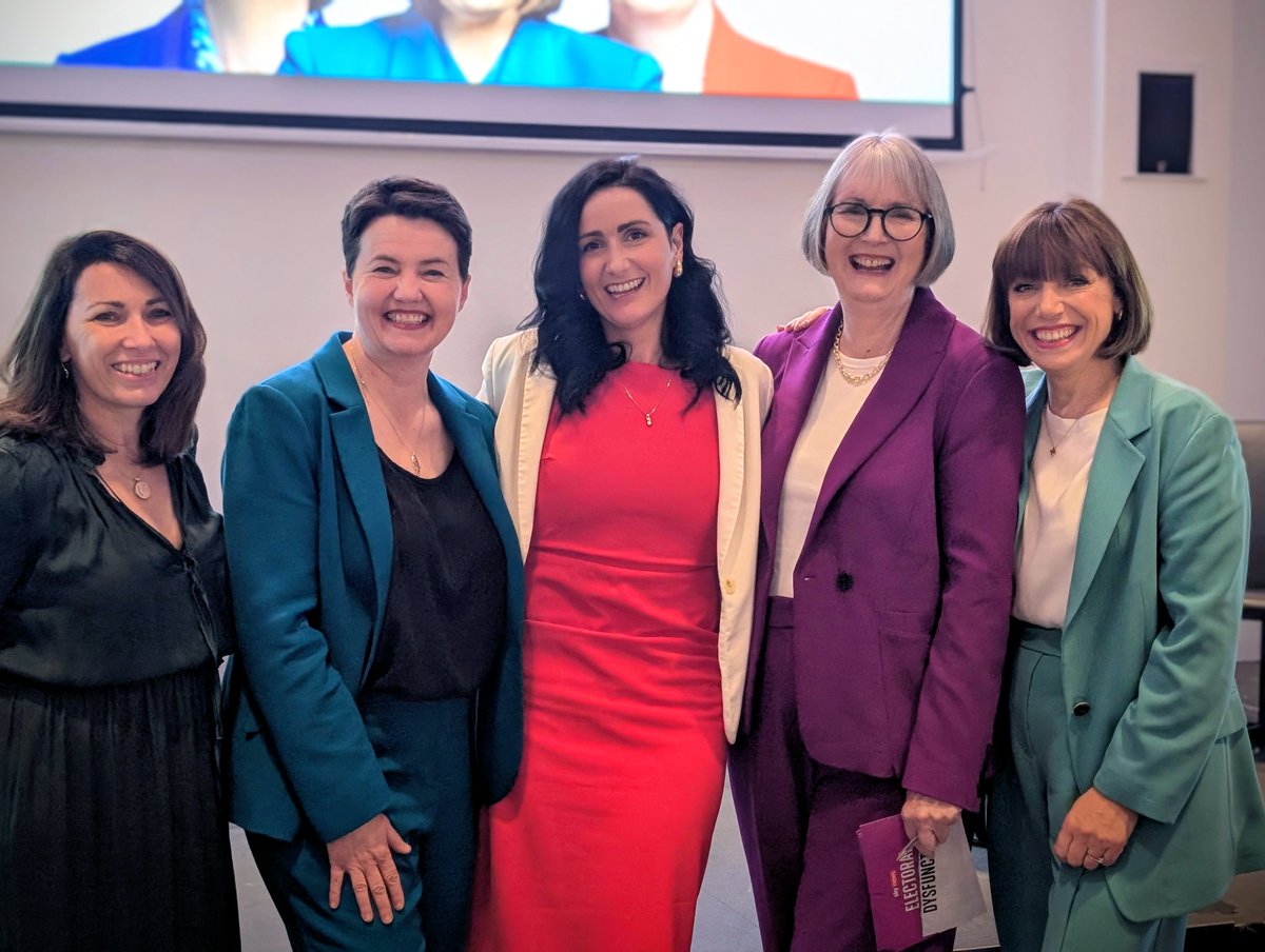 Still riding the wave of energy from Friday’s Journalists’ Charity Lunch 2025! 🎤✨ We were treated to a live chat from Electoral Dysfunction's political heavyweights Beth Rigby, Ruth Davidson and Harriet Harman. A huge thank you to Gill Smith, Chair of the Journalists’ Charity