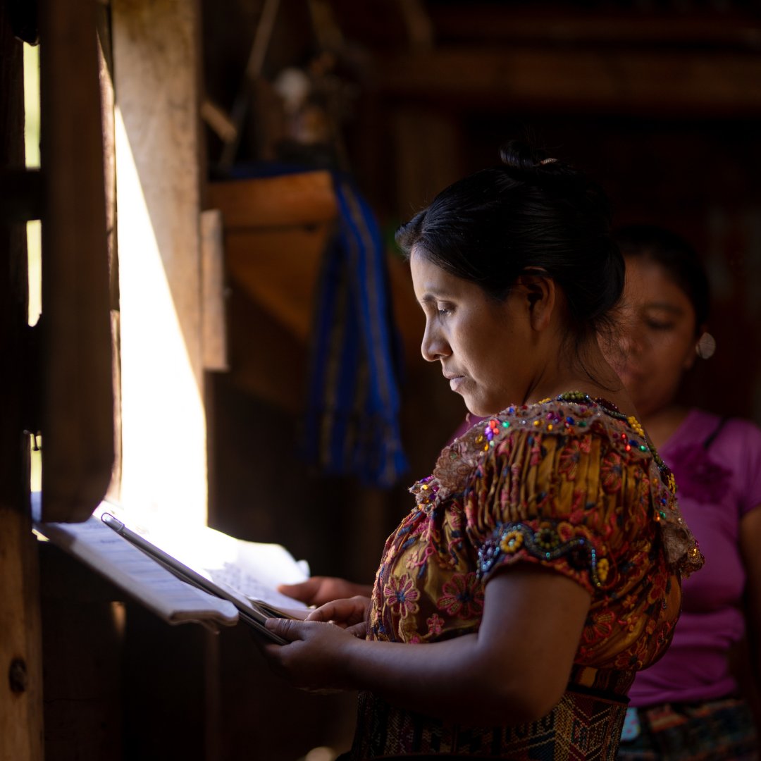 leFIDA's tweet photo. 👩‍🌾 L'égalité d'accès des femmes à des  financements favorise les moyens d'existence et une croissance durable, non seulement pour elles, mais pour toute leur communauté.

⚡ Pour TOUTES les femmes et les filles : droits, égalité et autonomisation.

#InclusionFinancière https://t.co/JD4YkVigMd