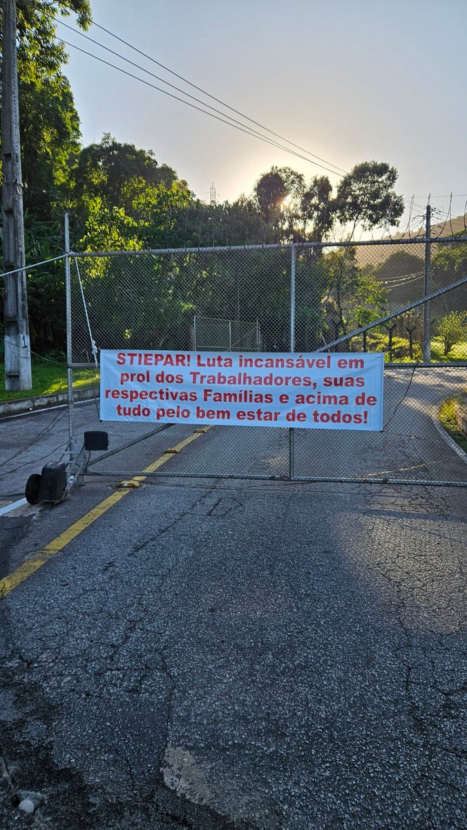 CinquiniPedro's tweet photo. GREVE! #eletrobras #nuclear #eletronuclear #lula #greve #direitos https://t.co/k9O5TmUSgm