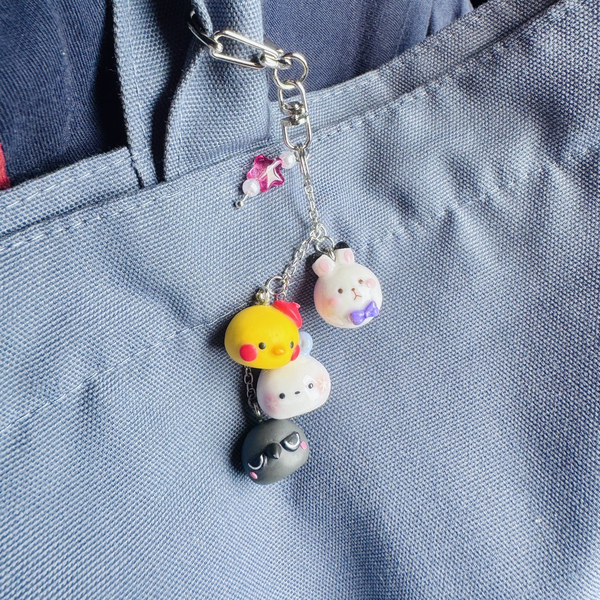 xuexiang25's tweet image. All of them are cute so I decided to put them in one chain instead of putting 4 keychains. 😎
#LADS #LADSplush #claykeychain