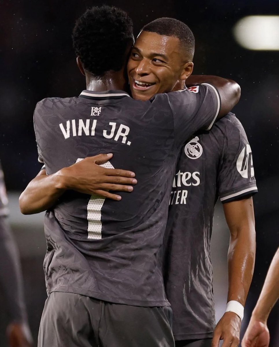 Se acabó el naranja, hoy jugamos de gris y con esta camiseta estamos INVICTOS.