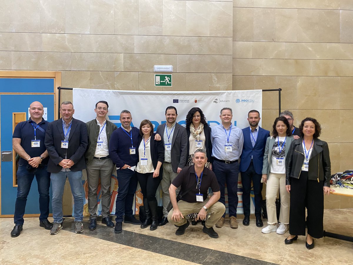 ProgramasRM's tweet photo. ⏩ Continuamos con la X Liga de Debate de Bachillerato en el @CentroSocialUMU con la visita del Rector de la @UMU @JoseLujanRector y el gran equipo de jueces colaboradores de @CPRRegionMurcia @EduPermanenteRM @EspecialRegimen @ICUAM_RM y del Servicio de Inspección Educativa 🗣️💬 https://t.co/tcI9haqji0