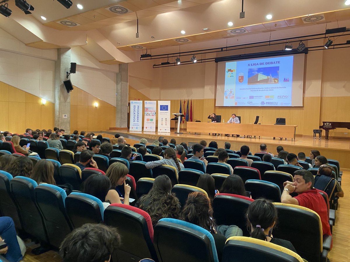 ProgramasRM's tweet photo. ⏩ Continuamos con la X Liga de Debate de Bachillerato en el @CentroSocialUMU con la visita del Rector de la @UMU @JoseLujanRector y el gran equipo de jueces colaboradores de @CPRRegionMurcia @EduPermanenteRM @EspecialRegimen @ICUAM_RM y del Servicio de Inspección Educativa 🗣️💬 https://t.co/tcI9haqji0